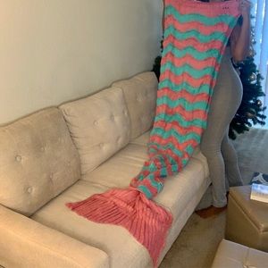 MERMAID Blanket… one size fits most, girls/women